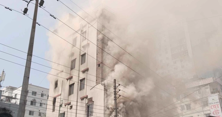 At least four people were killed in a fire at a hotel in Dhaka's Shahjadpur -- UNB photo