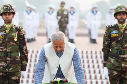 Chief Adviser Muhammad Yunus olaced a floral wreath at the national mausoleum savar on the ocassion of Bangladesh's Independecne and National Day on Wednesday - PID photo