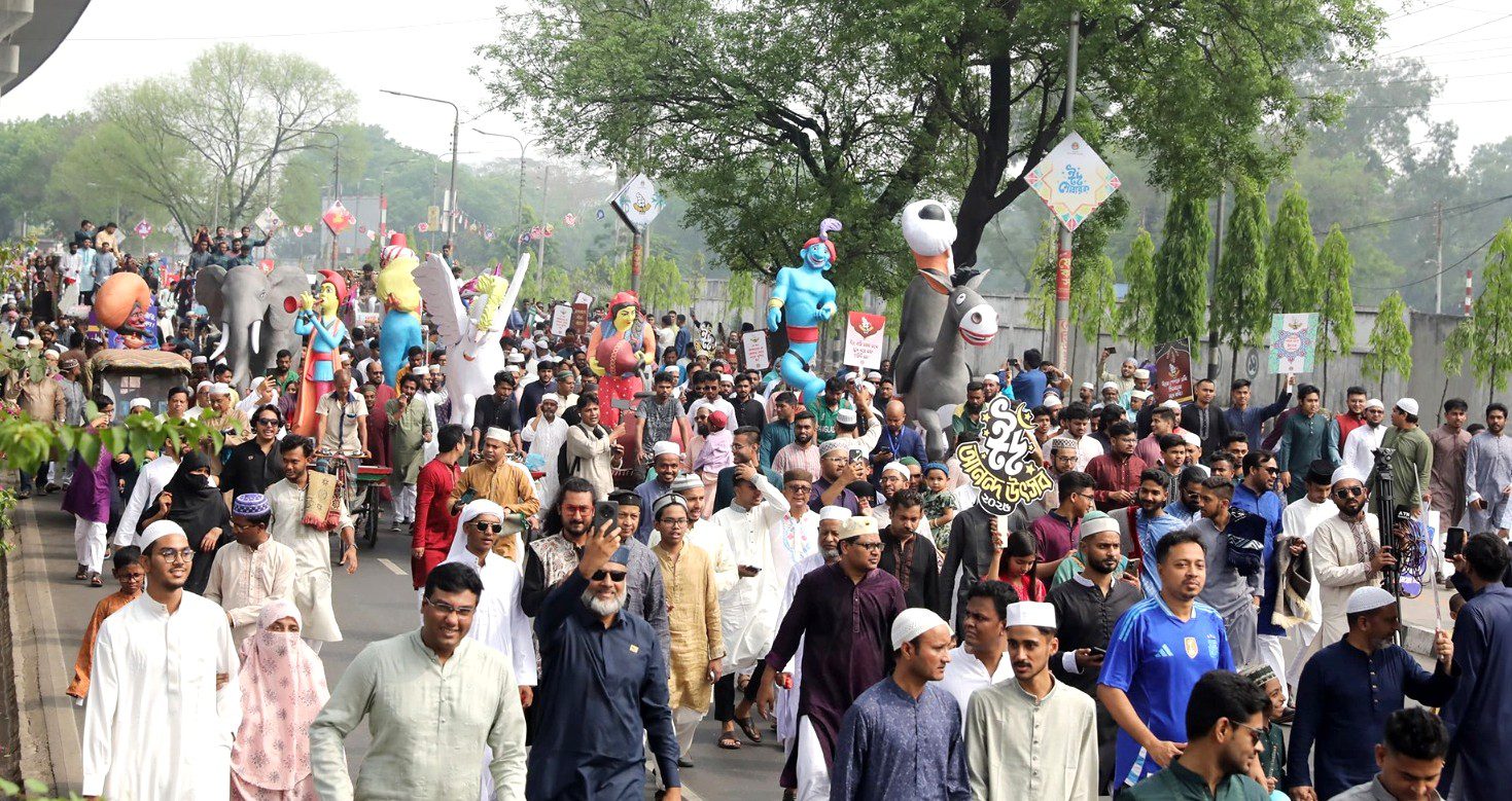 Eid procession sparks controversy over sculptures