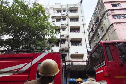 Fire at a Kolkata hotel
