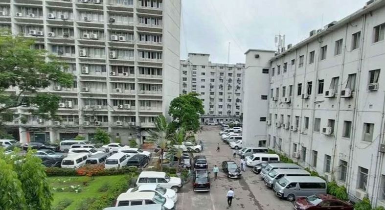 Dhaka back to work after prolonged Eid holidays