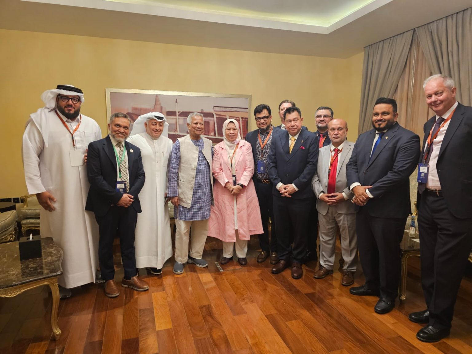 Chief Adviser with investors