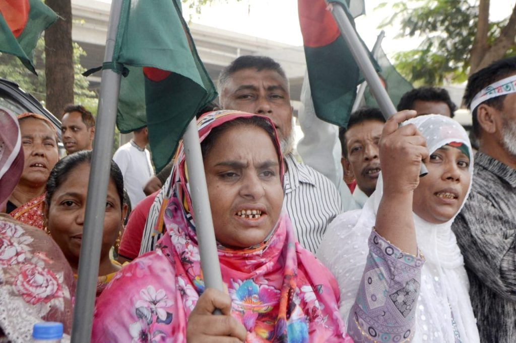 Thousands gather to welcome Khaleda Zia