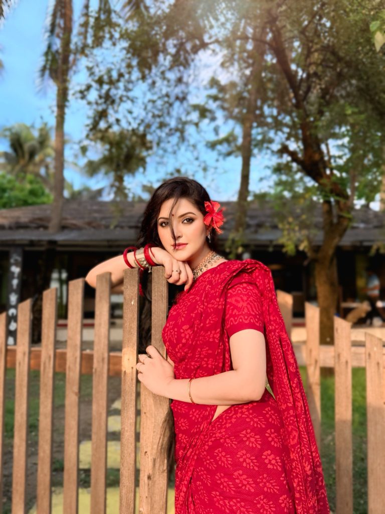 Pori Moni falls ill in court