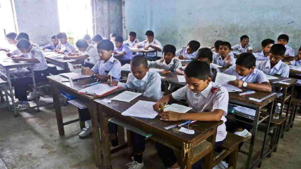 Primary teachers to escalate protest to indefinite full-day walkout