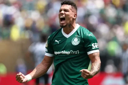 brazilian clash Paulinho