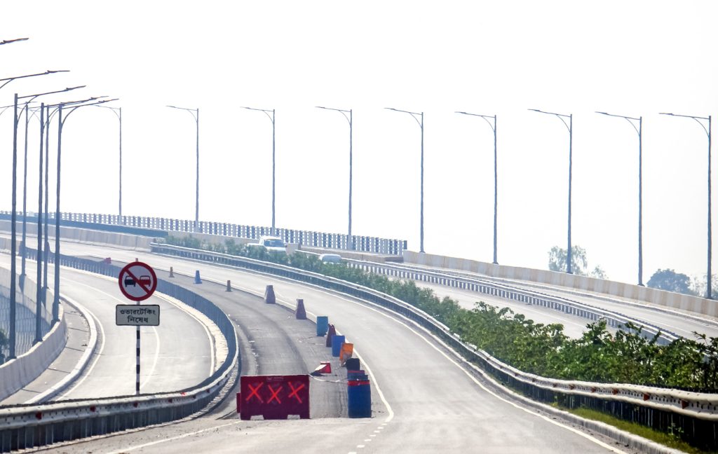 4 killed in Dhaka-Mawa expressway crash