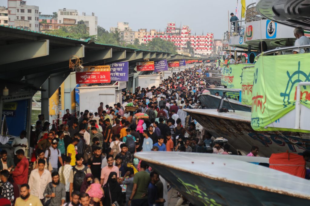Travel woes: Heavy traffic, transport crisis paralyze highways