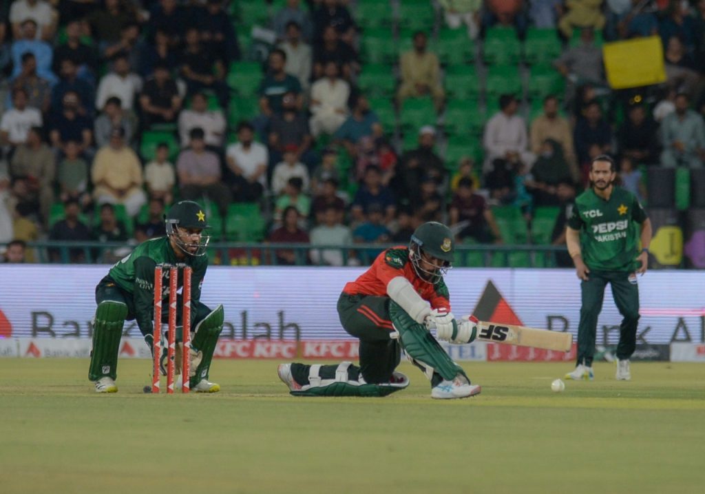 Pakistan thrash Bangladesh to complete 3-0 T20 series whitewash
