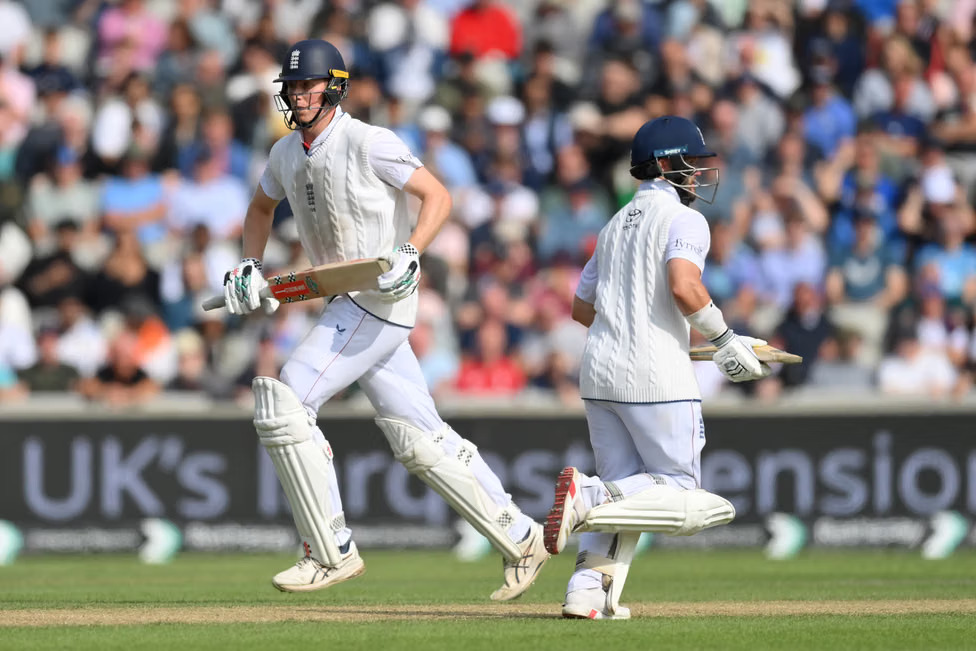 Crawley and Duckett shine early before India fight back in fourth Test