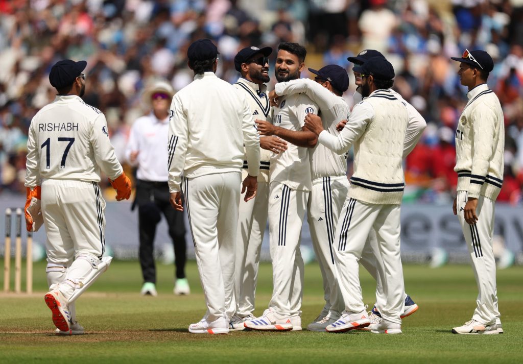 India chase history, weather tests patience