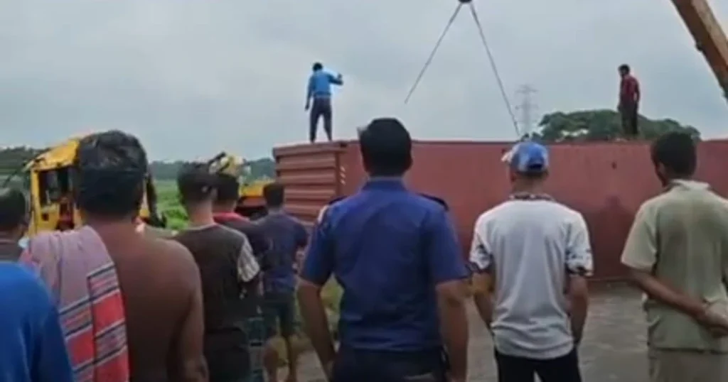 Overturned container triggers 15-km jam on Cumilla-Sylhet Highway