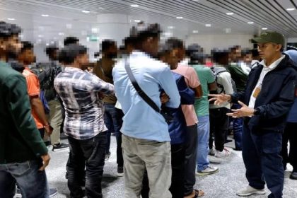 Malaysia blocks entry