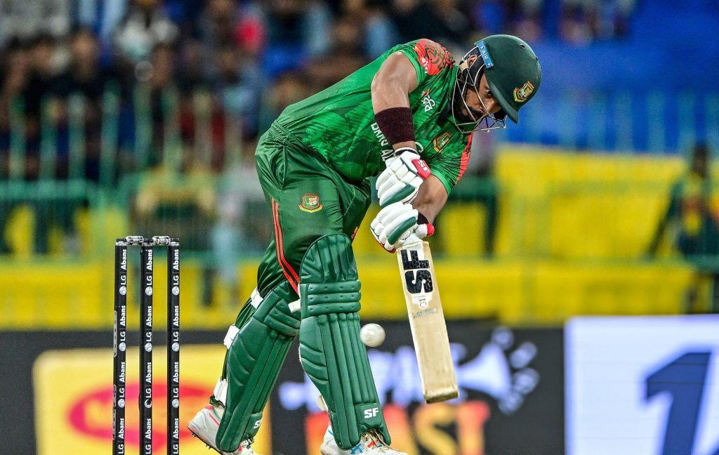 Tanzid departs early, Emon scores 67 Tanzid