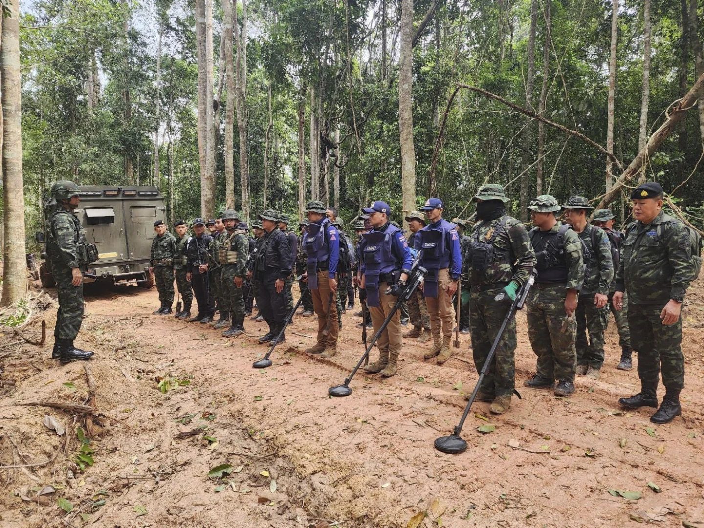 Thai and Cambodian troops