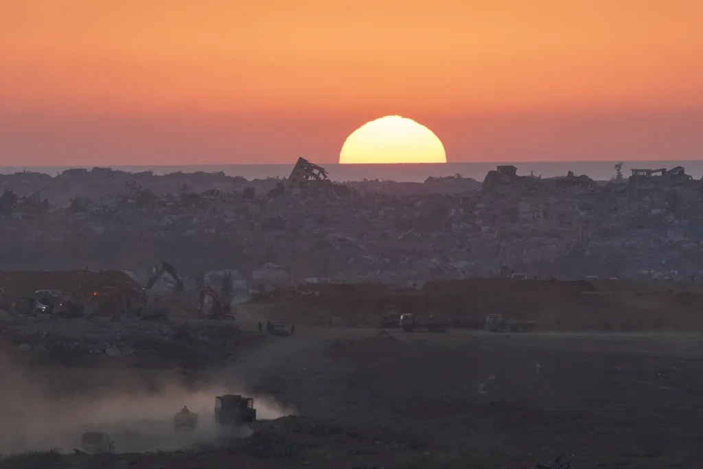 18 Palestinians, 5 Israeli soldiers dead in Gaza
