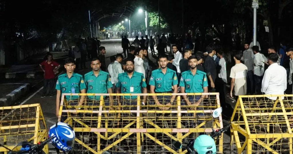 3 beaten on suspicion of being AL activists near Dhanmondi 32