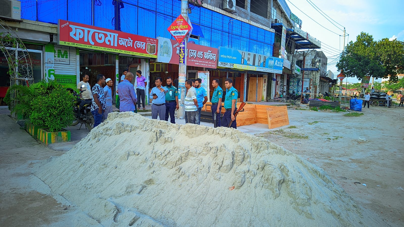 DoE cracks down on banned polythene, air-noise pollution
