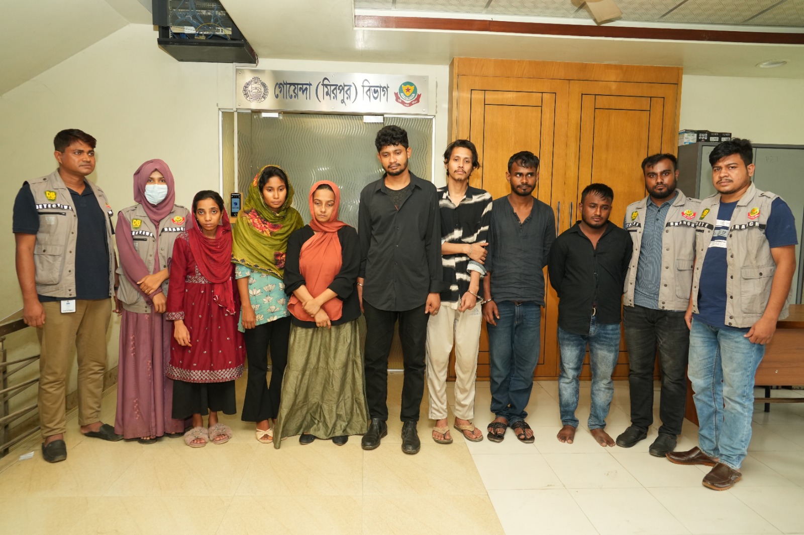 Seven arrested in honey trap and job scam