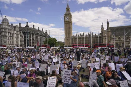 London police arrest Palestinian