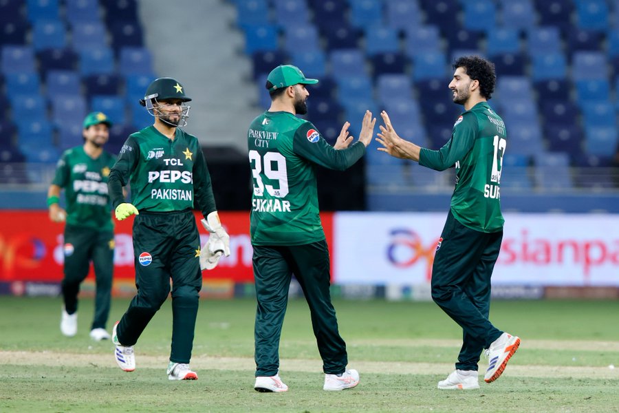 Pakistan start Asia Cup with commanding win over Oman