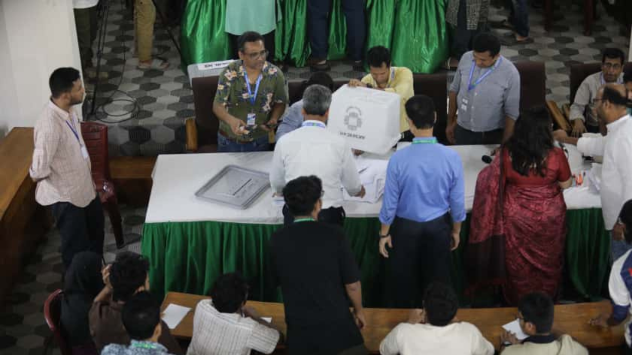 JUCSU: Independents lead VP, GS positions in 5 hall unions