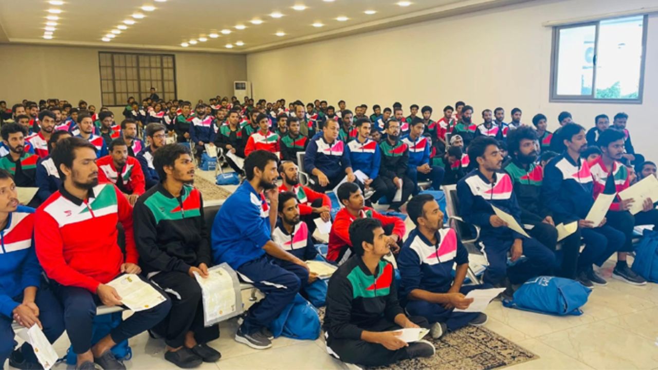 176 Bangladeshis return home from Libyan detention centres