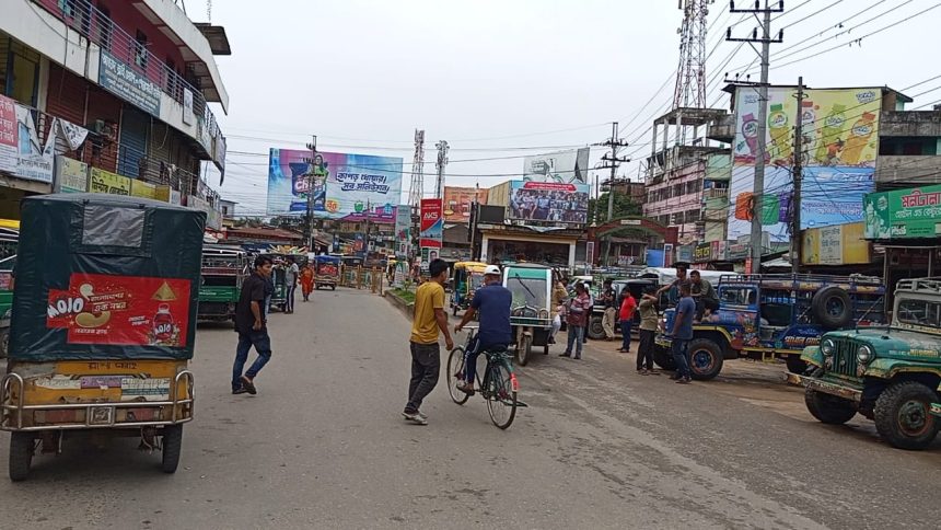 Half-day blockade underway in Khagrachhari