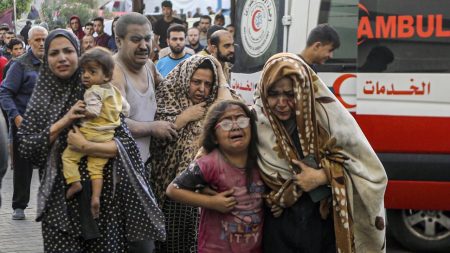 Gaza ceasefire begins amid fresh clashes