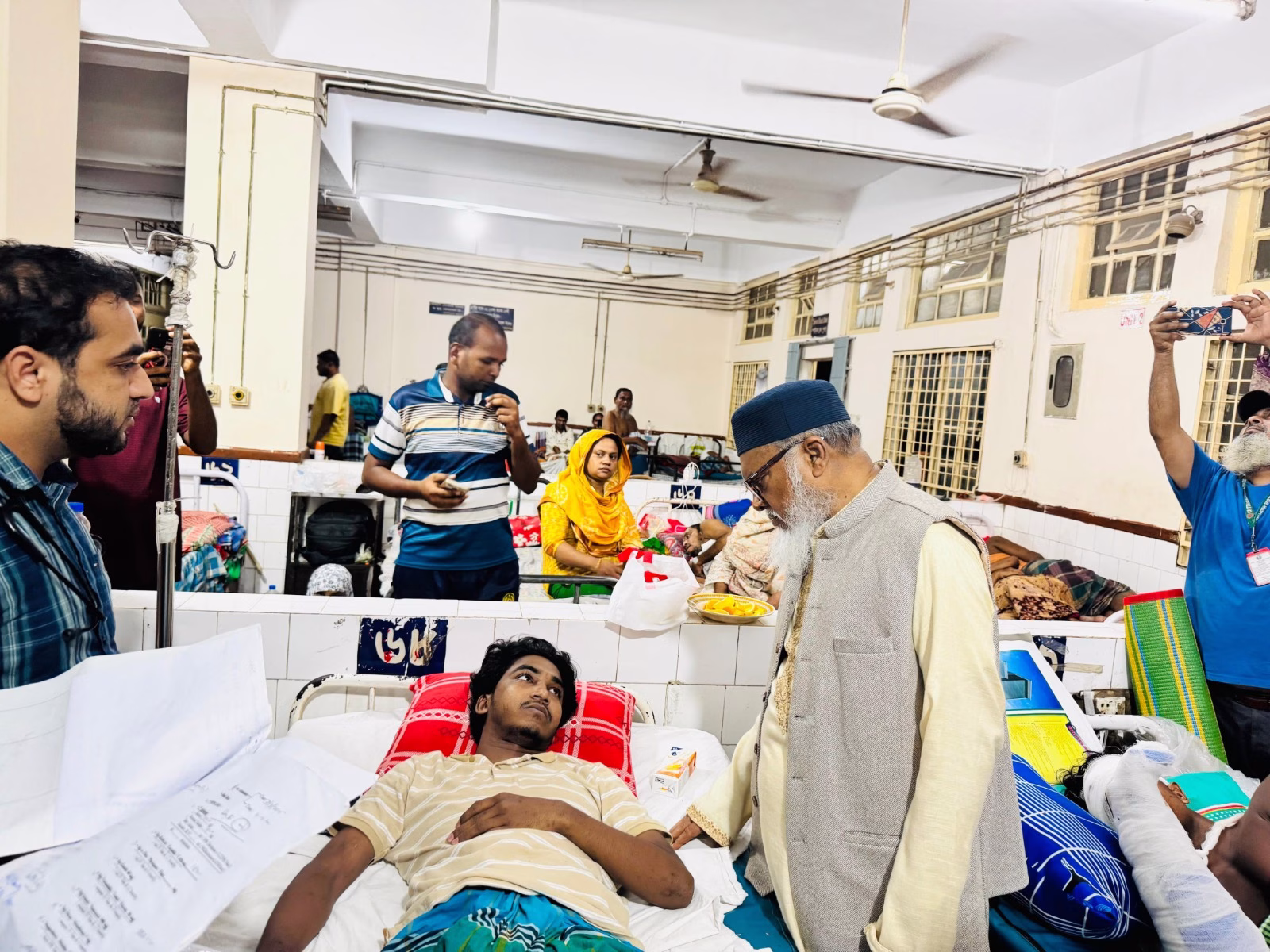 Religious Adviser Khalid visits injured CU students