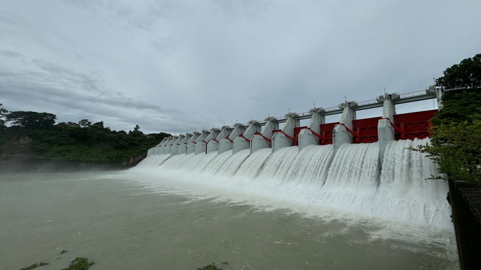 Kaptai Lake water level rises, 16-floodgate opens