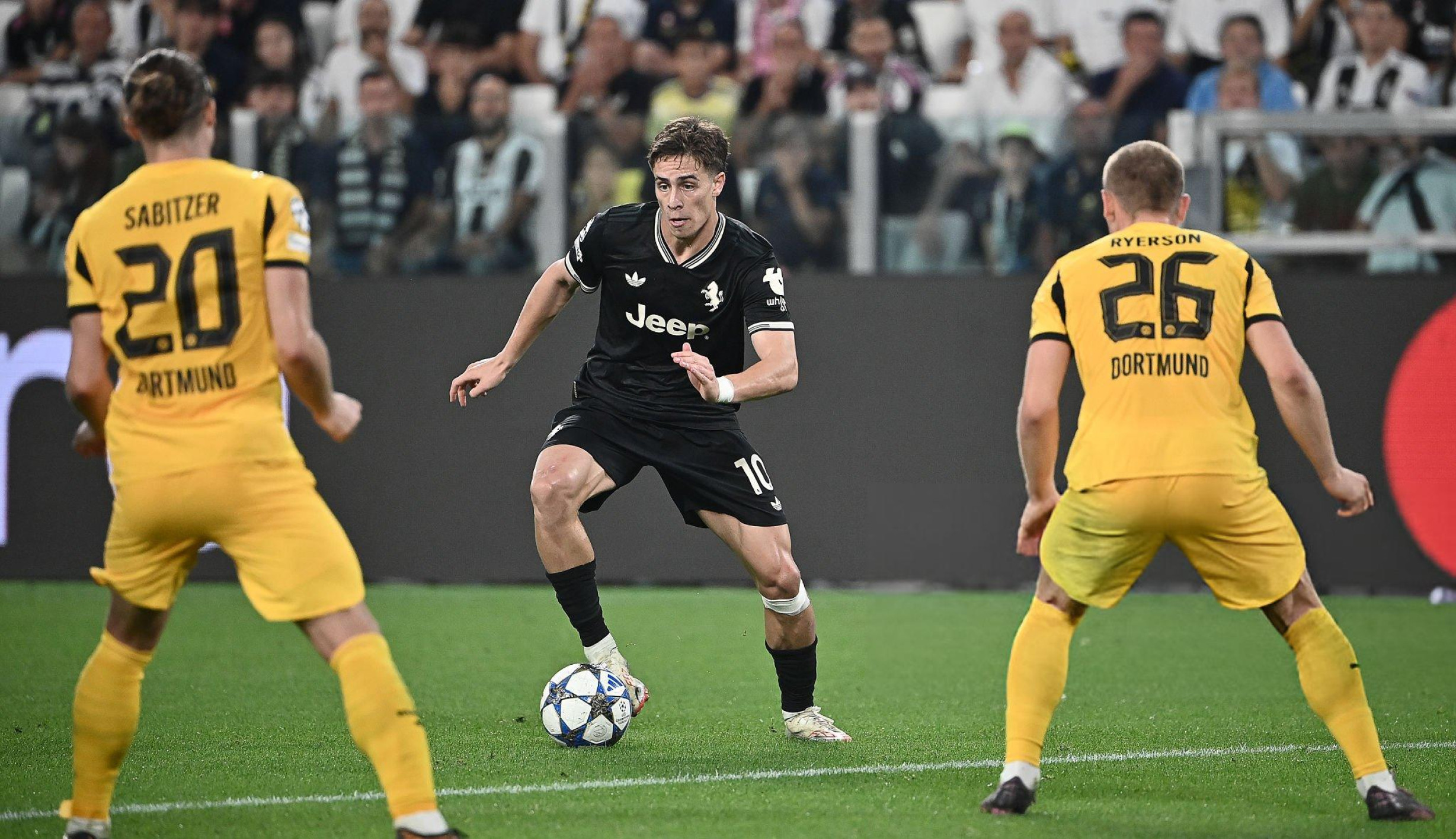Juventus rescue late draw in eight-goal thriller against Dortmund