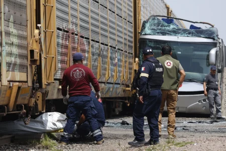 10 killed, 61 injured after train hits double-decker bus in Mexico