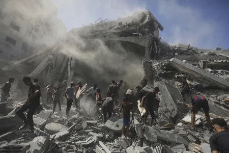 Gaza under intensified Israeli strikes as US seeks hostage deal