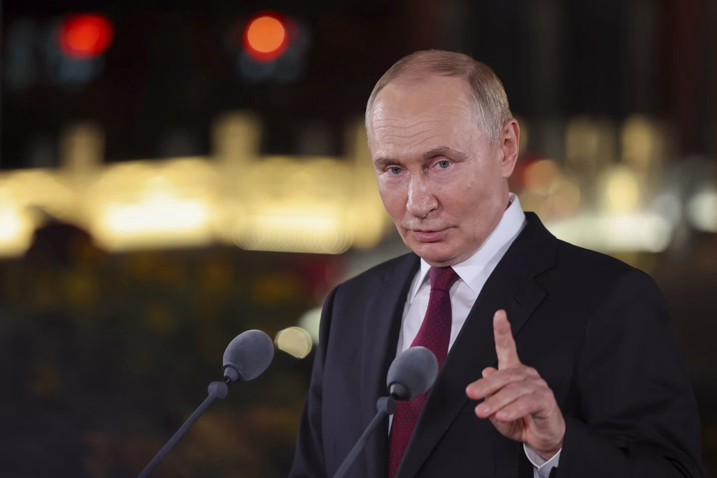 Putin suggests peace talks with Kyiv, warns of force if diplomacy fails