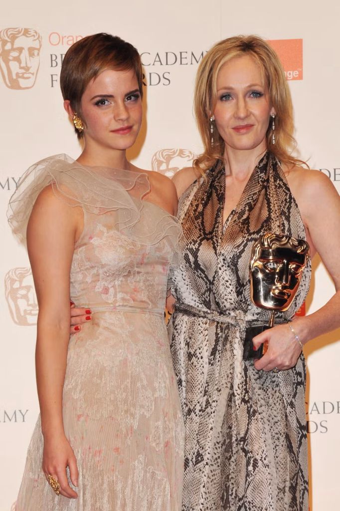 Rowling publishes private note amid feud with Watson Emma Watson private note