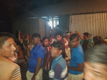 One killed as rival groups clash in Pabna land feud