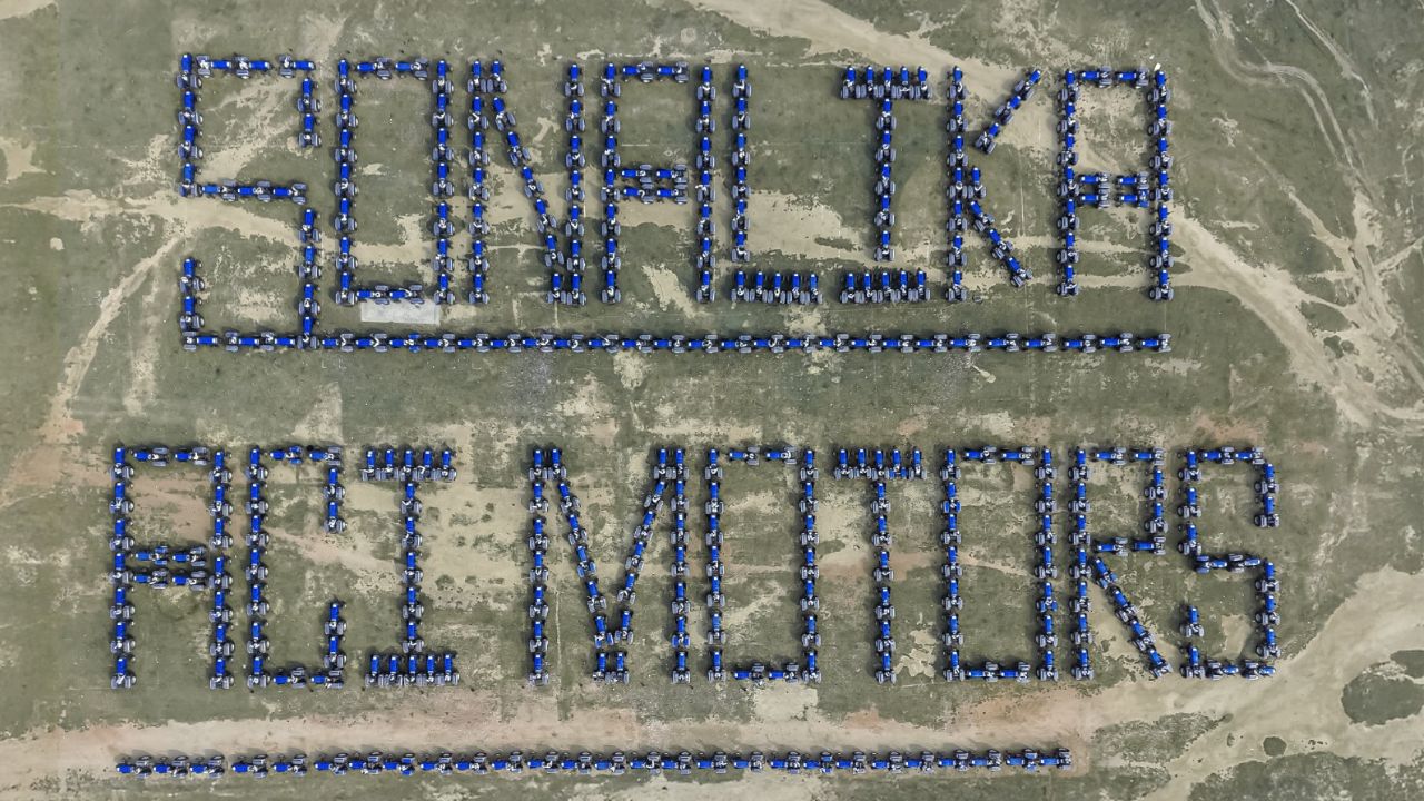 ACI Motors enters Guinness World Records with Sonalika Tractor