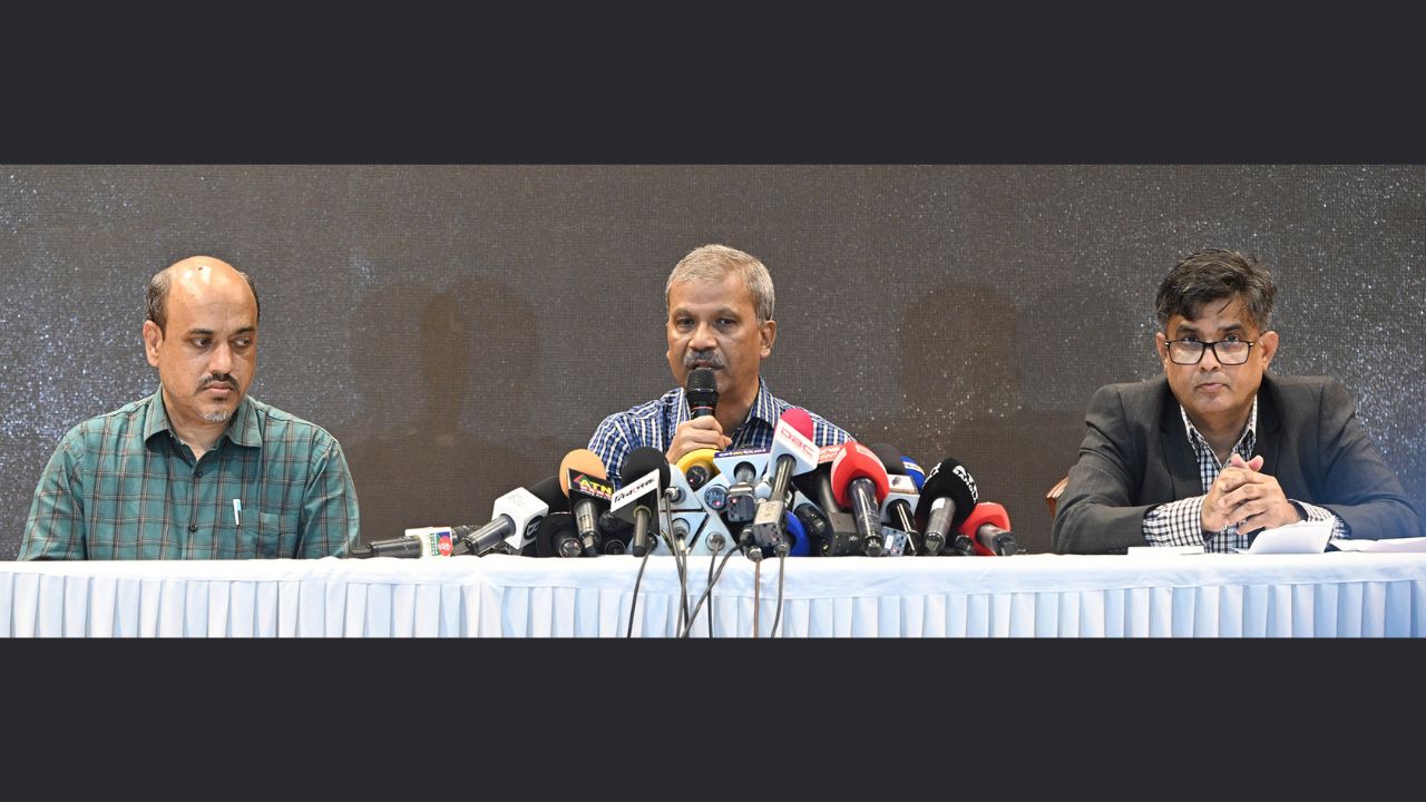 Asif Nazrul slams political division, says CA to decide on referendum