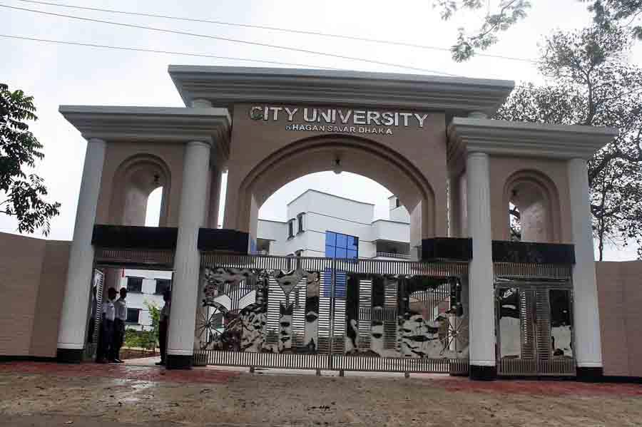 City University shuts after violent overnight clash