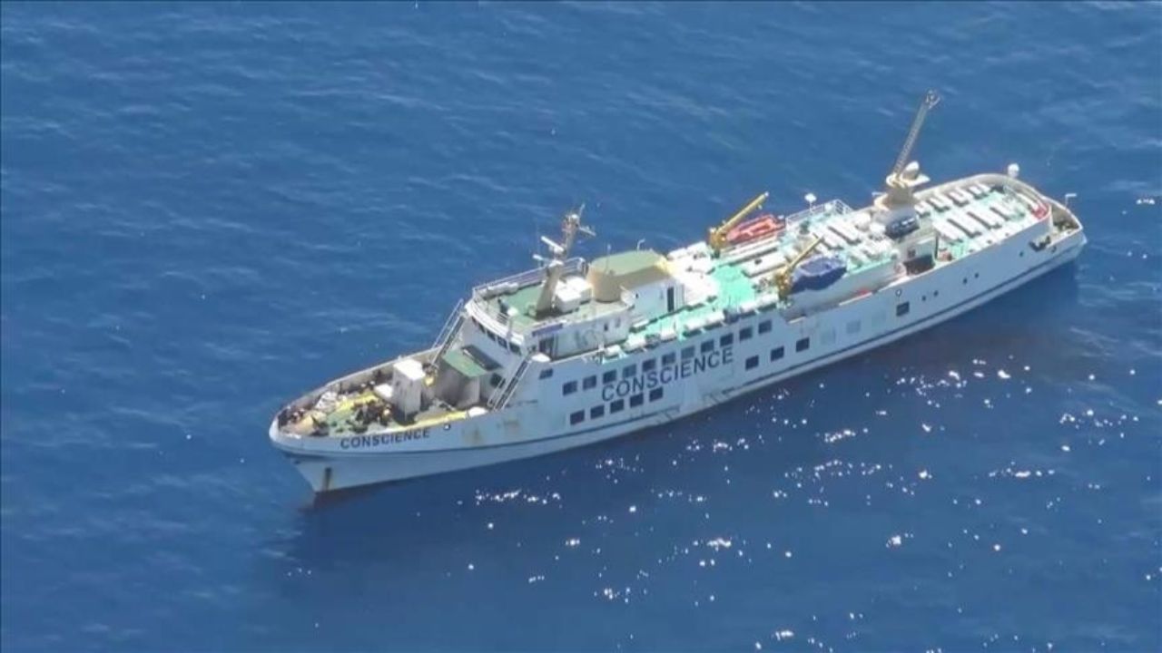 11 more ships head for Gaza defying Israeli blockade
