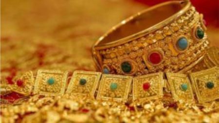 Gold prices rise Tk 2,193 per bhori Gold price