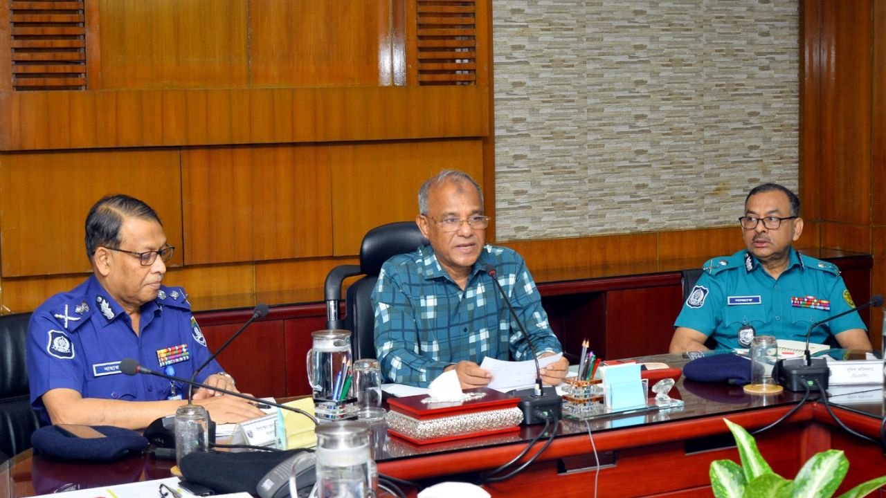 Police to play crucial role in ensuring free, fair polls: Jahangir