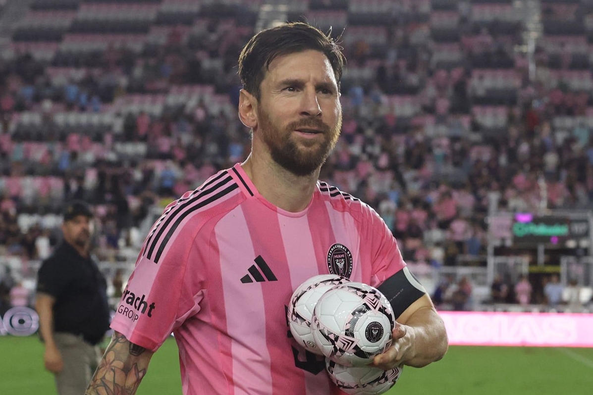 Messi leads Miami to 4-0 win over Atlanta with record-breaking season