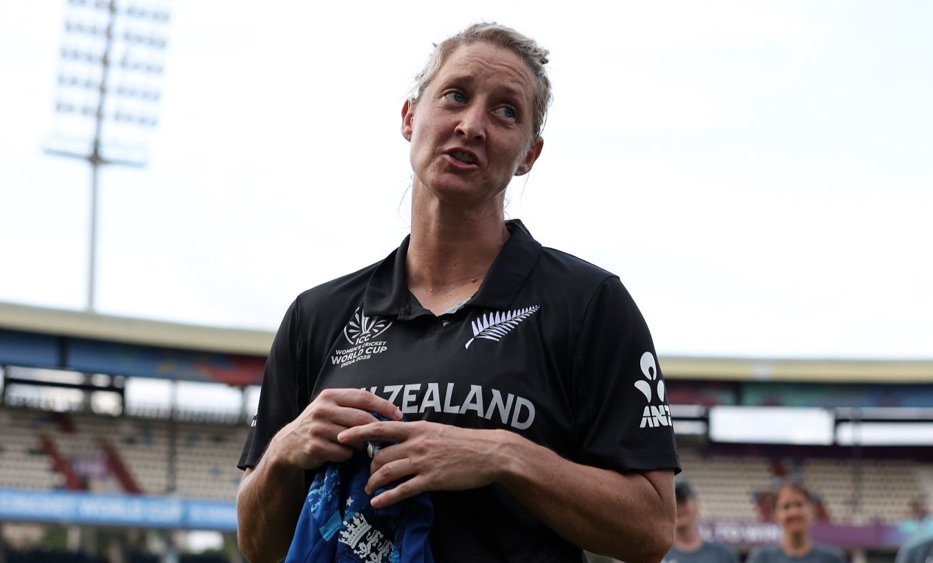 Emotional farewell for Sophie Devine as England outclass New Zealand