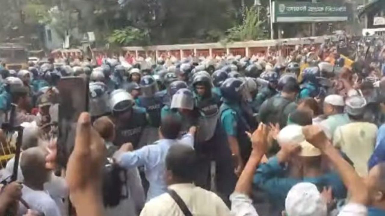 Police use water cannons to disperse madrasa teachers