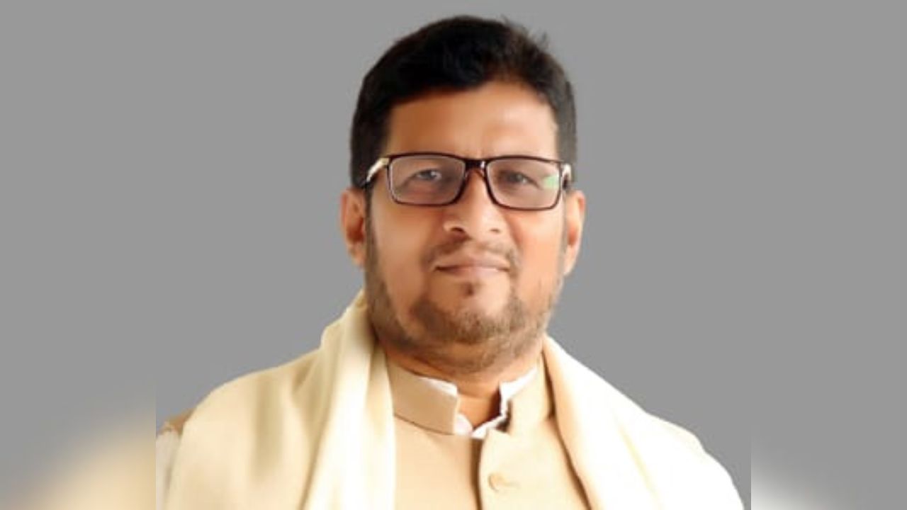 Dr Abul Kalam Sarkar wins dean’s award
