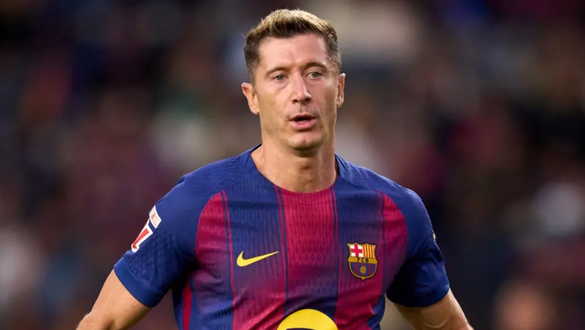 Lewandowski doubtful for El Clasico after hamstring injury