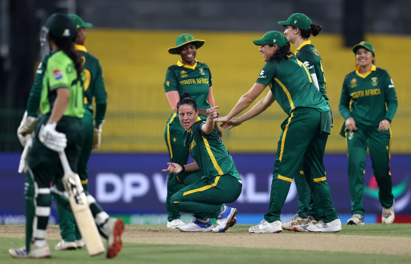 Kapp all-round brilliance powers South Africa past Pakistan