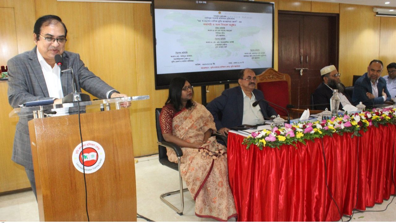 Land offices must become symbol of public trust: Senior secy